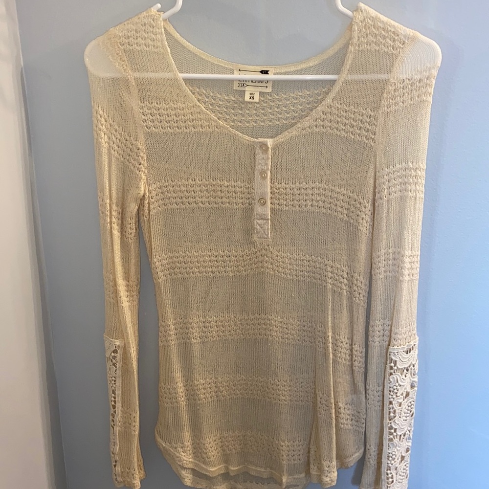 LA Hearts sweater with lace wrist detail